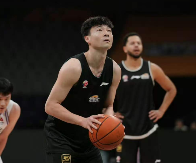 世界杯注册官网-辽宁男篮9分完胜!乌戈拿到2连胜,李晓旭爆发,俞泽辰12分