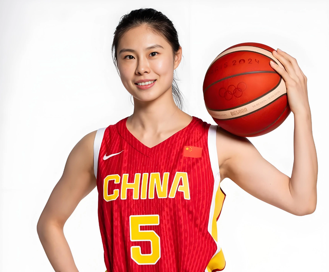 2026世界杯-王思雨替补出场,6投6中,砍下13分!中国女篮半场领先巴西13分